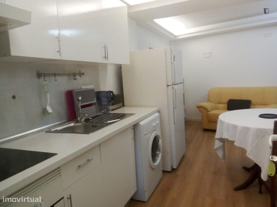 Estúdio - localizado em Campolide Lisbon