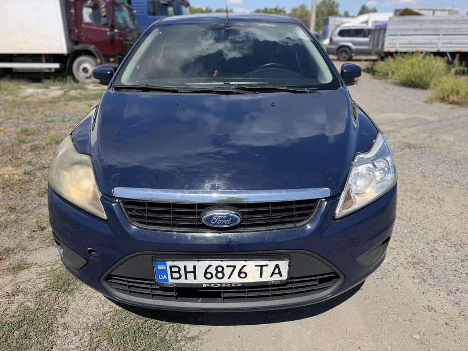 Продам Ford Focus 1.8  2010г