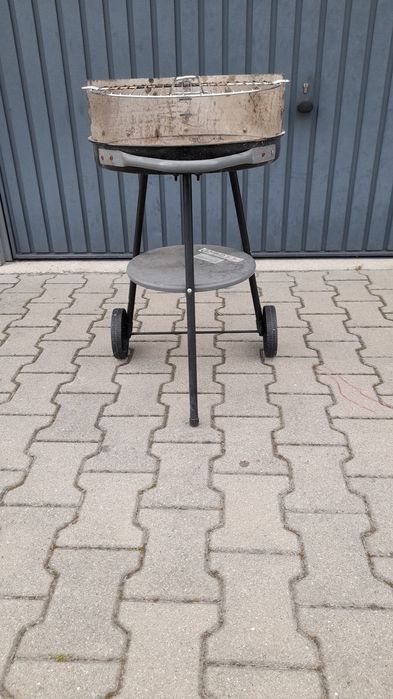 Grill ogrodowy na kółkach sprzedam