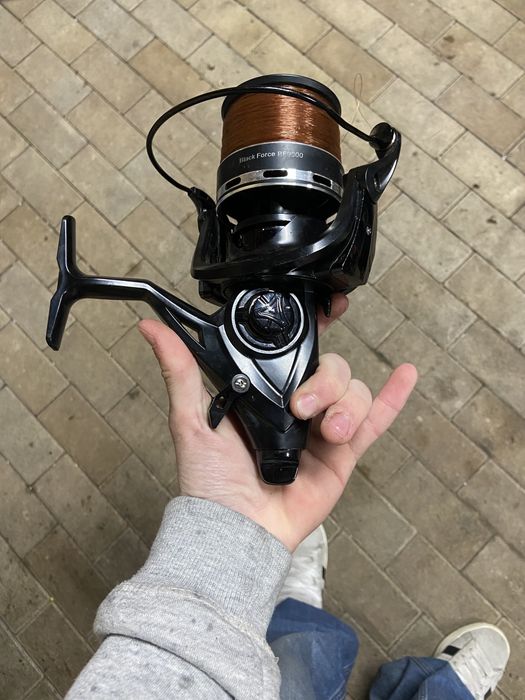 Kolowrotek z wolnym biegiem black force 9000