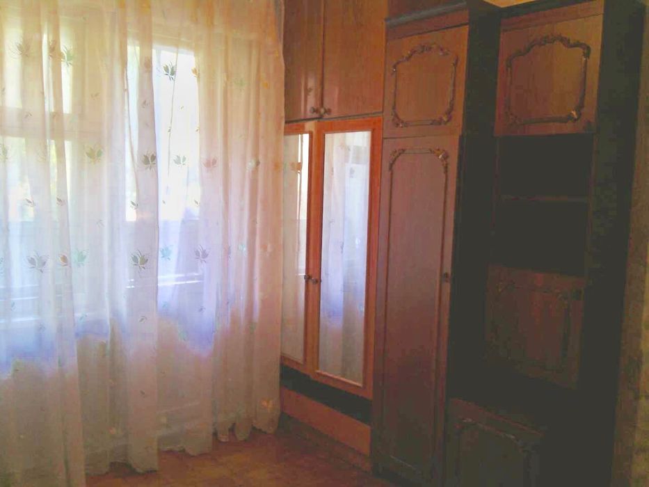 Здається кімната .  Київ, Святошинський район