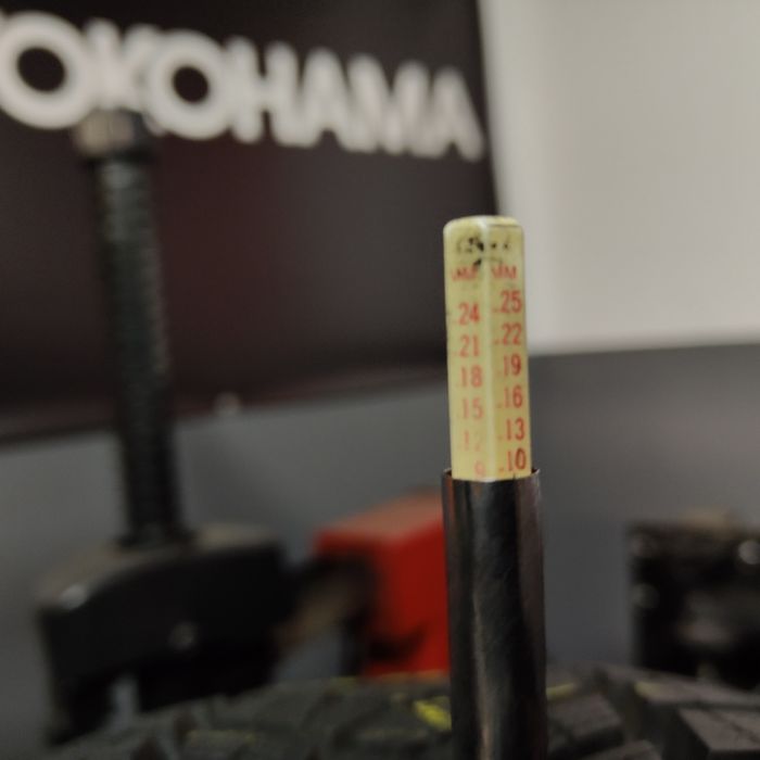 215/60/16 XL Sprzedam komplet opon zimowych Goodyear