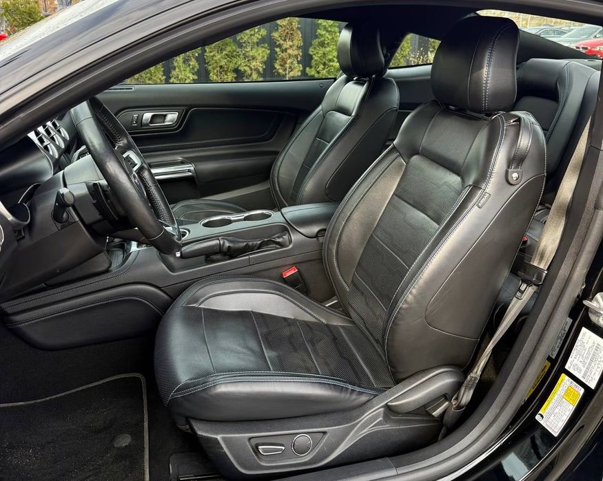 Продаж Ford Mustang