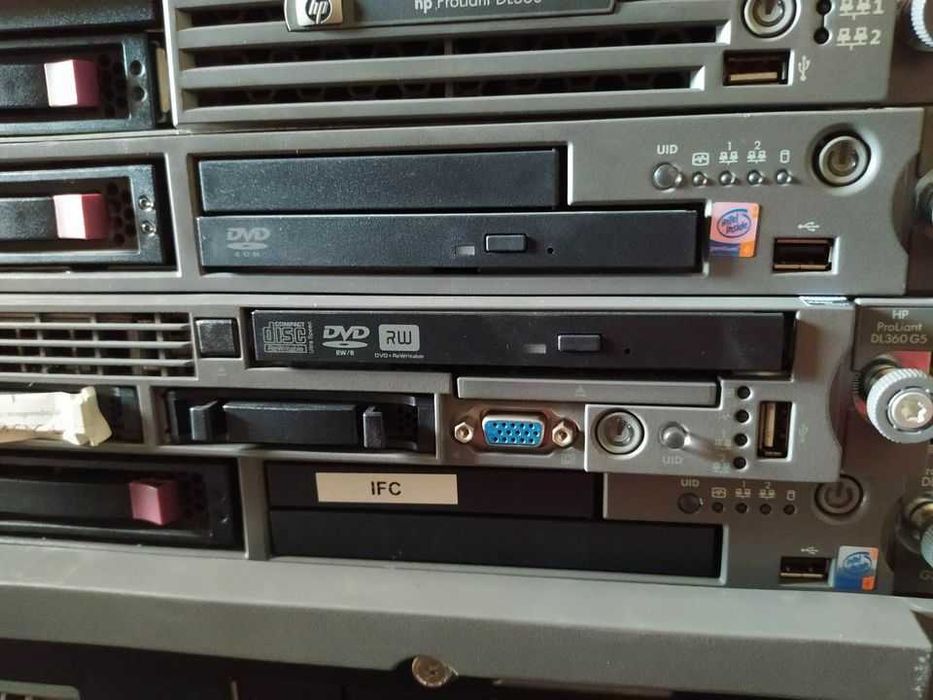 HP Server with Multiple Modules63825525278721123