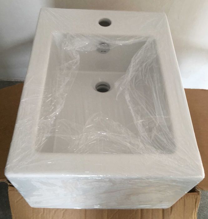 Bidet prostokątny Simas Frozen FZ 19 stan fabryczny