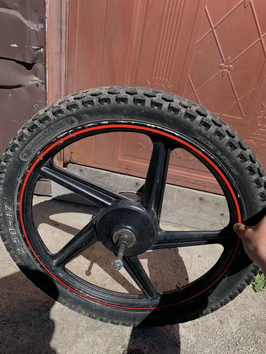 Продам переднє колесо Альфа r17