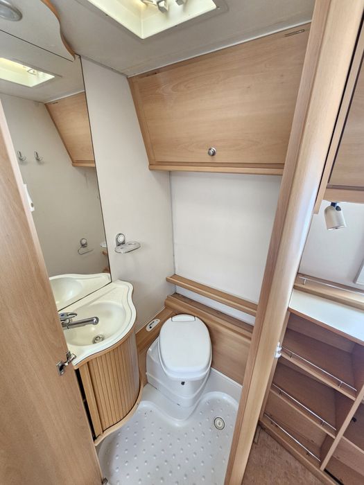 Przyczepa kempingowa Avento 395 z przedsionkiem 2004r