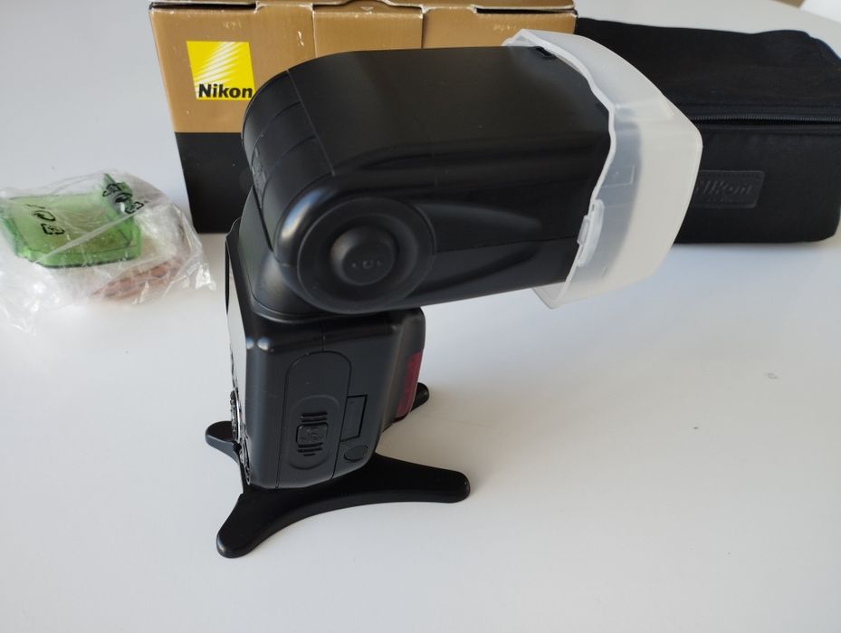 Vendo Flash Nikon Sb-910, igual a novo.
Na caixa com todos os acessóri
