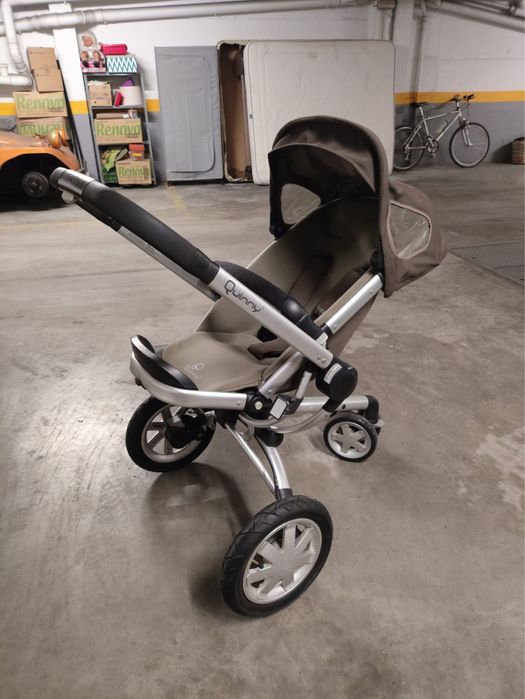 Carrinho bebé Quinny com ovo bebéconfort (o ovo nunca foi usado).