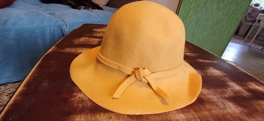 Вовняні , фетрові шляпки  на весну