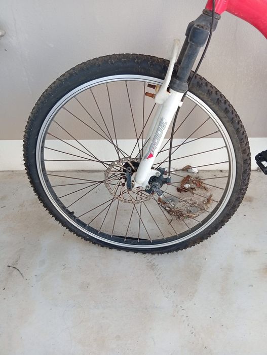 Bike antiga quem queira dar uma niva vida a ela