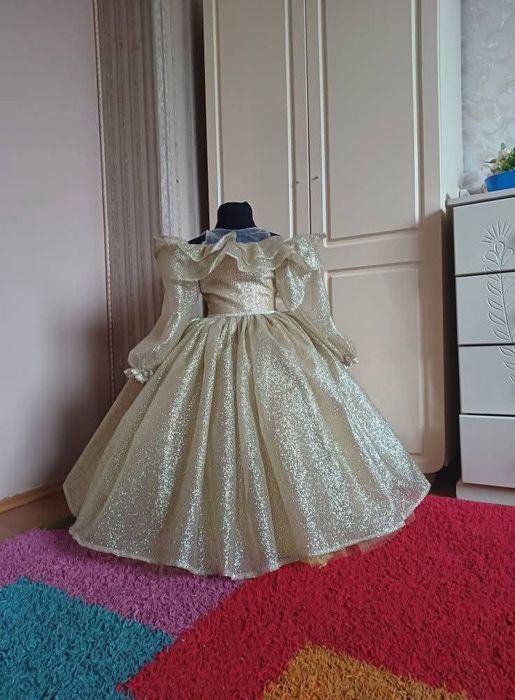 Випускні, святкові  сукні