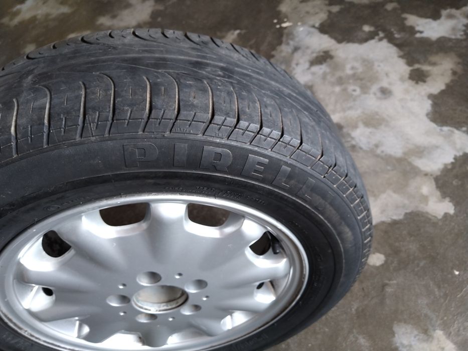 Jante 15 Mercedes 5 x 112 pneu Pirelli 195 65 15