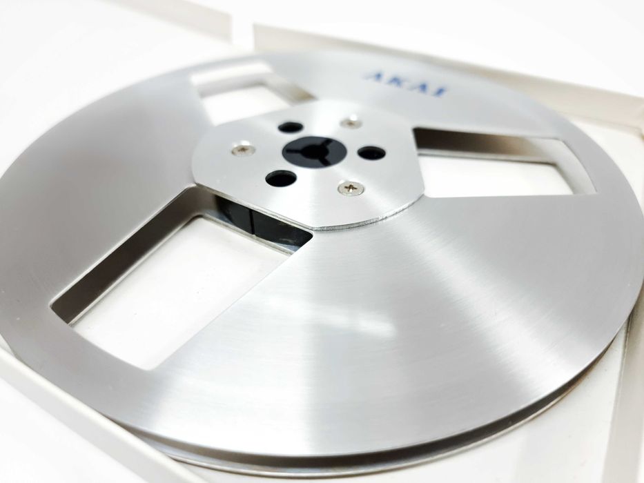 R-7M Akai 7" Empty Metallic Reel in original case64584833572481124