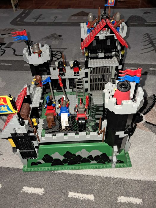 Lego 6086 black knight castle