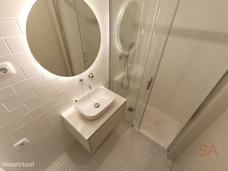 Apartamento T1 semi novo, equipado e mobilado no centro histórico d...