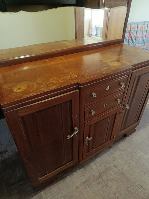 Móvel em madeira maciça + Espelho