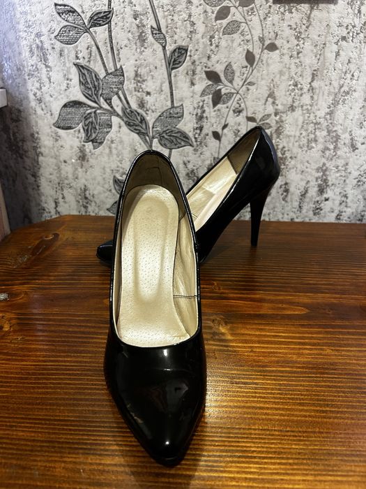 Каблуки на шпильці