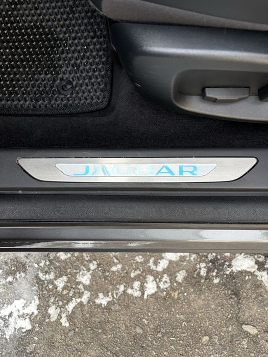 Електроавтомобіль Ягуар I-PACE SE
