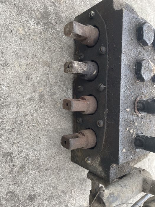 Розподільник для навантажувача