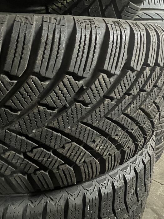 Шини зимові 225/50 R17 Continental