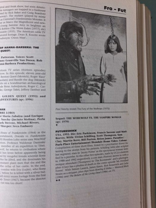 The Essential Monster Movie Guide - Stephen Jones - 450 páginas