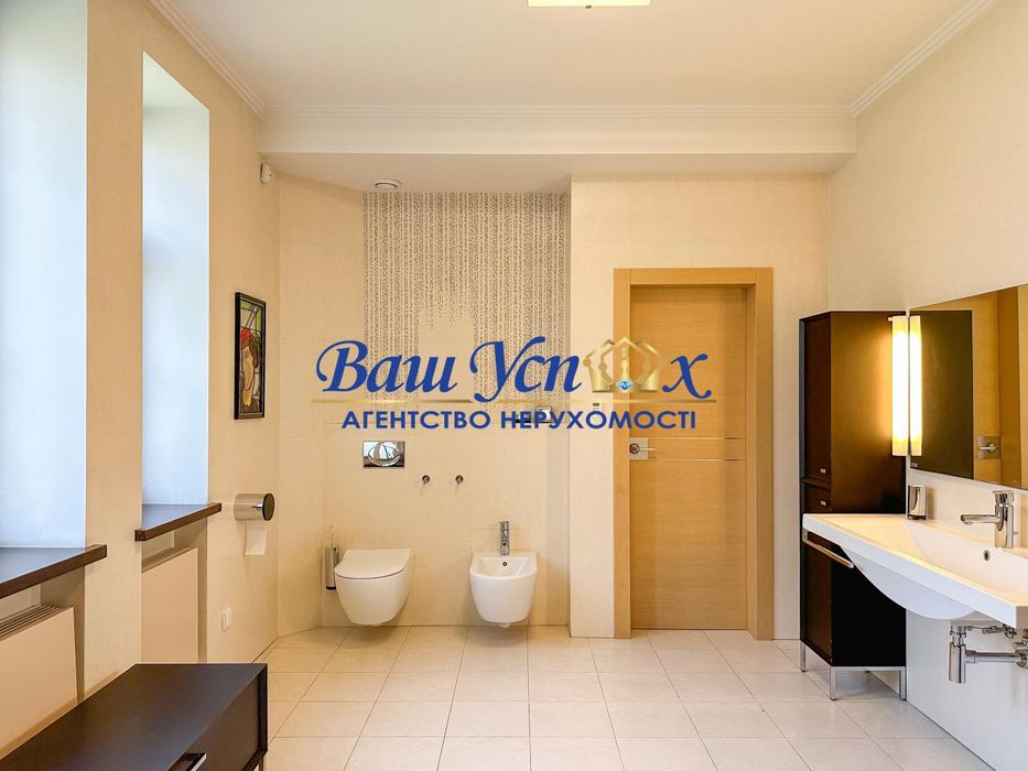 Продажа дома в центре Киева  ул. Зверинецкая, Печерск, Киев.