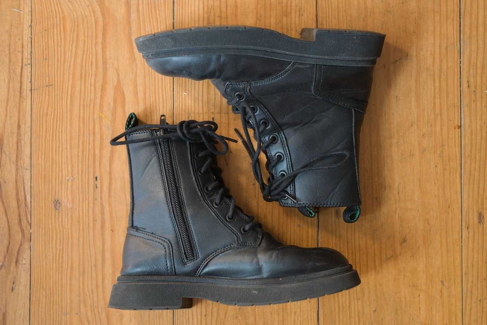 Zara Botas em Pele com Cordões - Winter 2022 - EU34