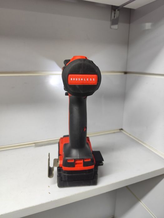 Milwaukee M18 BLDD2 безщітковий акумуляторний шуруповерт Мілвоке оригінал