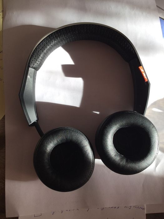 Plantronics backbeat 505