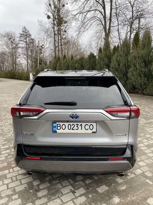 Продам автоToyota RAV4 HYBRID ОФІЦІАЛ