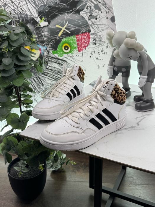 Кросівки Adidas Hoops 42 розмір Е8878