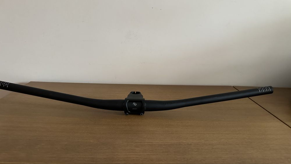 Guiador e avançado syncros