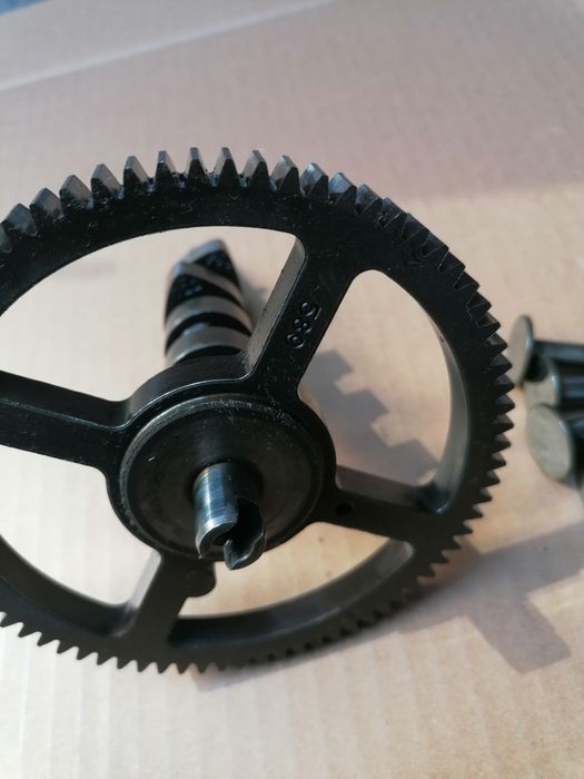 Wałek rozrządu do traktorek kosiarka briggs intek v-twin 20hp