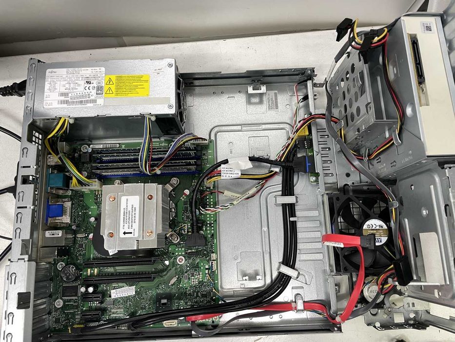 Компьютер Fujitsu Esprimo E920 процессор 4-ядерный Core i5-4590