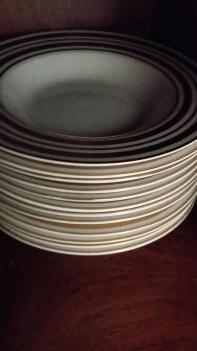 Serviço de jantar em Porcelana da Zara Home com 37 peças
 Entrego em m