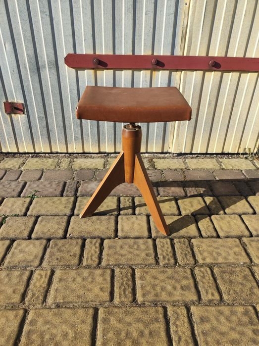 Taboret obrotowy