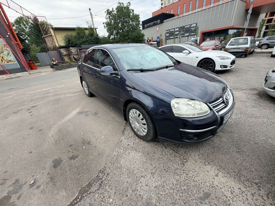 Vw Jetta 1.6 бензин 2006р