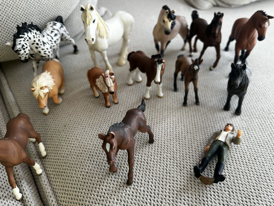 Figurki koni schleisch