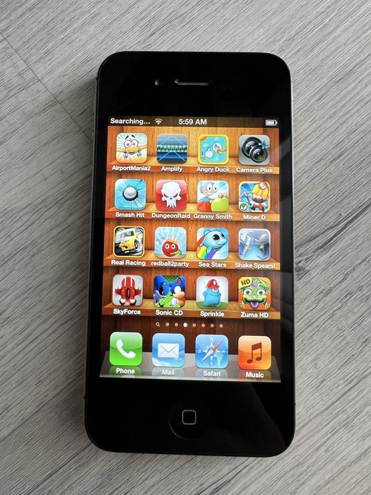 iPhone 4S 16 GB Black – iOS 6.1.3 – 80 kultowych gier – stan bardzo dobry
