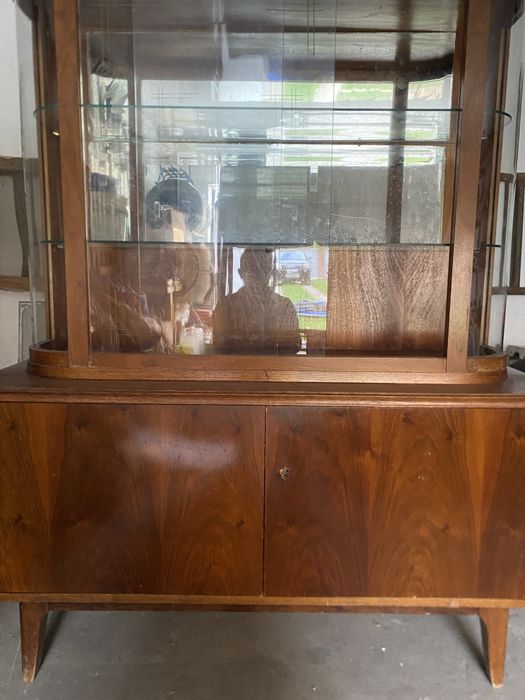 Антикварний сервант, гірка, буфет, вітрина