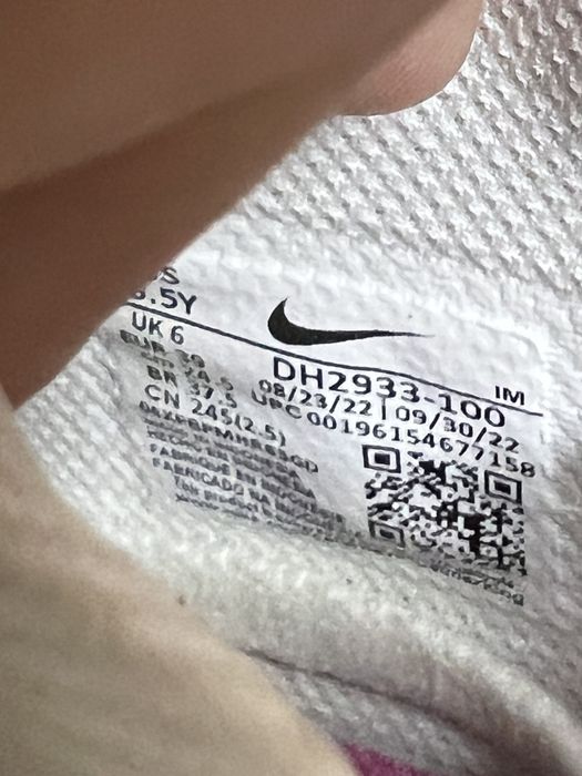 Продам БОМБЕЗНІ нові жіночі кросівки Nike Air Force 1 Mid