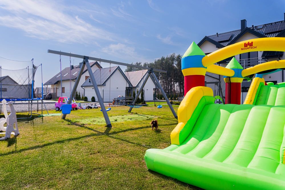 Karwia Apartamenty i Domki – Basen, Sauna, Jacuzzi i Parking w Cenie