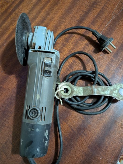 Кутова шліфувальна машина (болгарка 125)