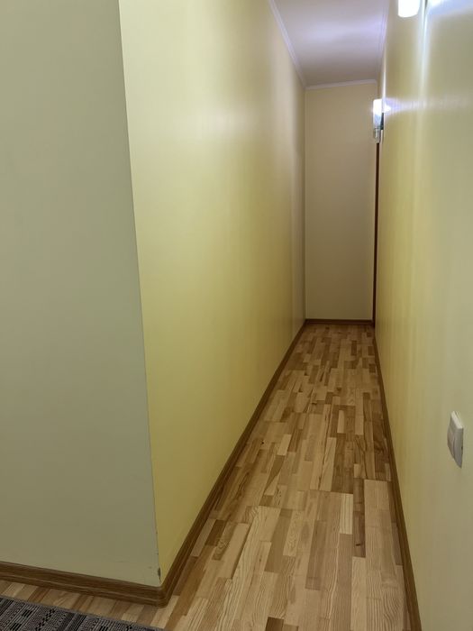 Трьохкімнатна  дворівнева квартира + кухня студіо все залишається