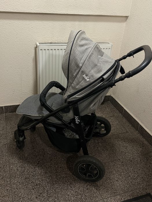 Продам прогулянковий візок Joie