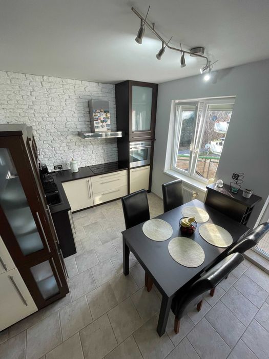 2 pokoje + osobna kuchnia + loggia. ul. Szlakowa, blok.