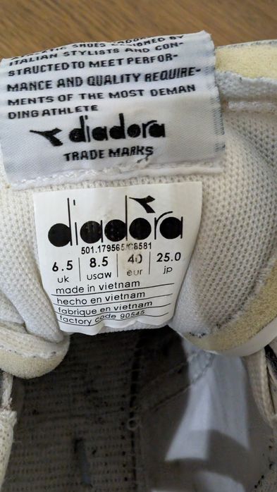 Б/у жіночі кросівски Diadora