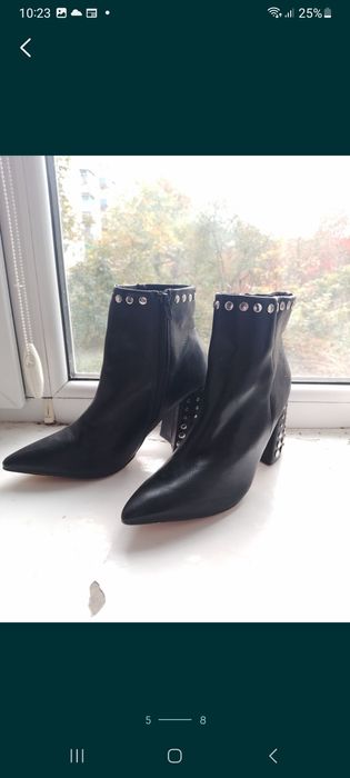 Лот жіночого взуття 3 пари.