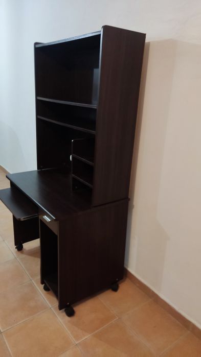 Secretaria em muito bom estado